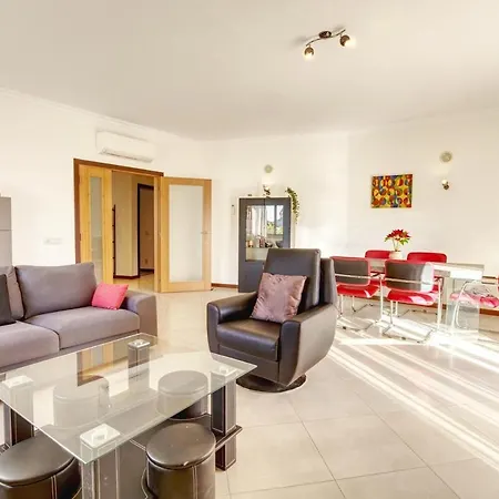 Modern Vacation With Pool In * Quarteira
