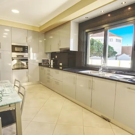 Modern Vacation With Pool In