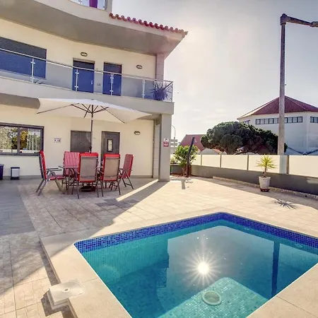 Modern Vacation With Pool In Daire Quarteira
