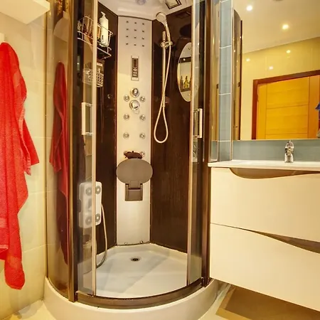 Modern Vacation With Pool In Quarteira